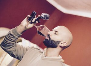 Saverio Russo durante una degustazione