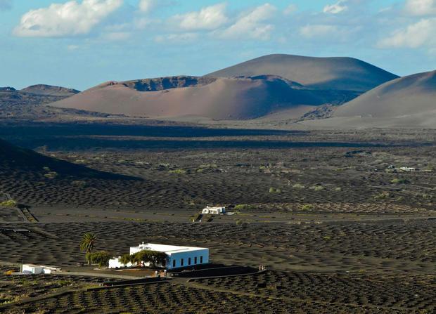 La valle della geria con i vigneti - Lanzarote